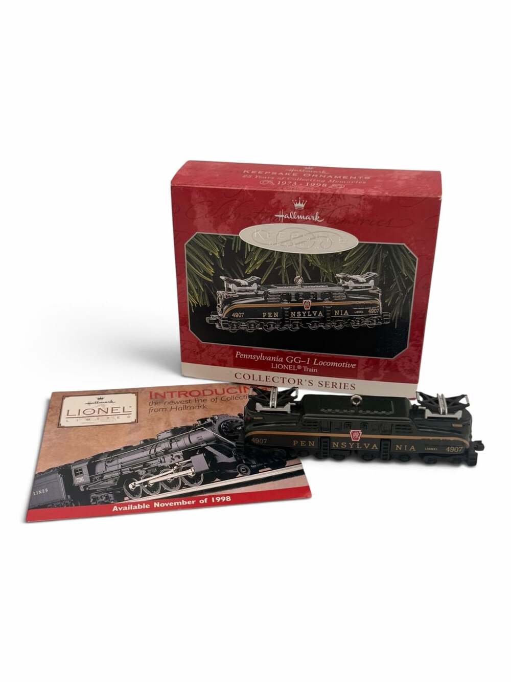 Hallmark Keepsake Ornament Pennsylvania GG-1 Locomotive Lionel